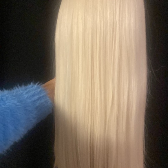 Beautiful wig I bought it off Etsy by Taylor Rich hair. Never wore limited deal - Picture 7 of 13